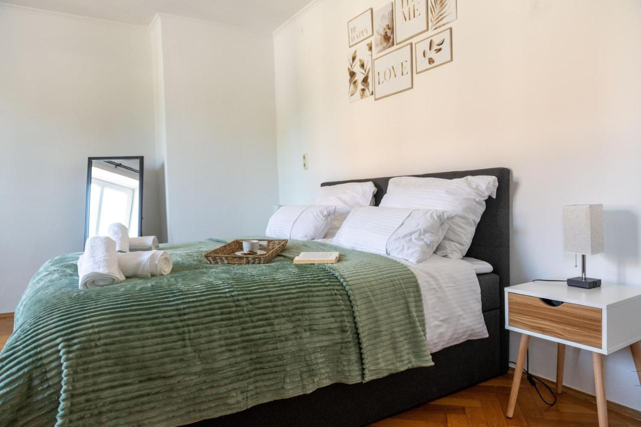 Bessa Homes 6 Personen 2 Schlafzimmer, 3 King Size, Betten, Balkon, Kueche Haag in Oberbayern Exterior foto